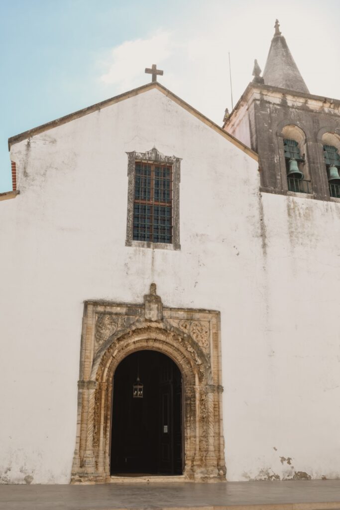 Fotografia de Batizado. Foto da igreja. Exterior.